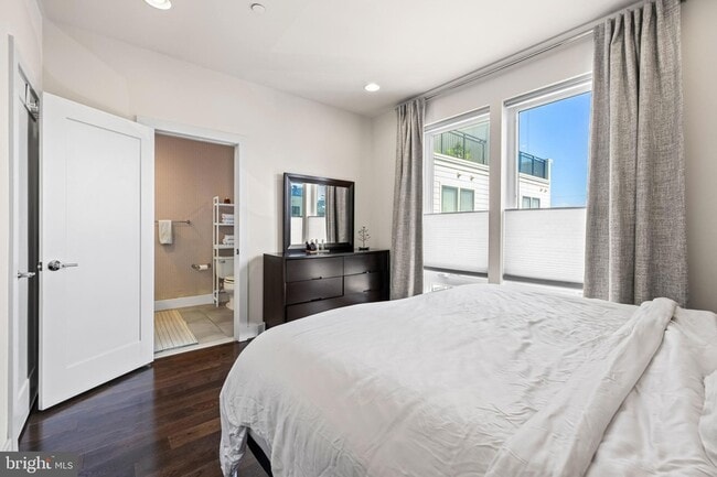 Building Photo - 1600 Beason St