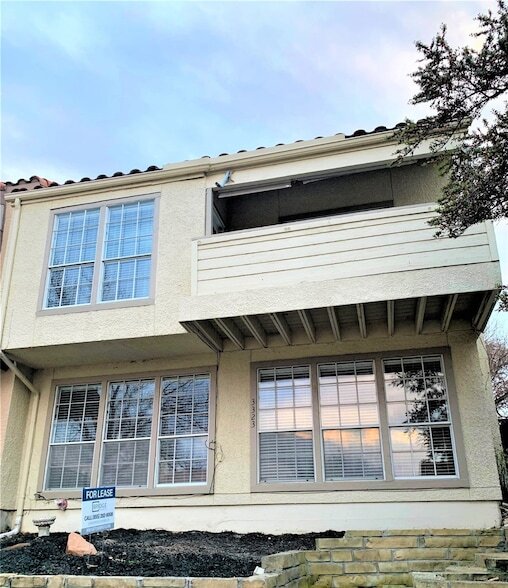 Primary Photo - 3323 Augusta Blvd