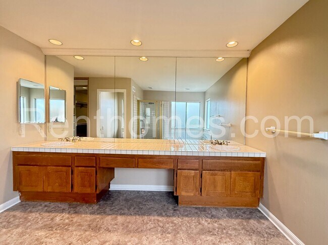 Building Photo - 12613 Crest Knolls Ct
