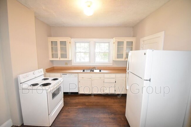 Building Photo - 308 Hinsdale Ave