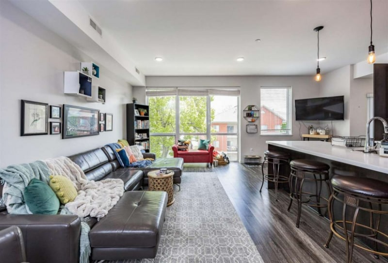 Building Photo - 527 S Dubuque St