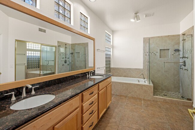 Building Photo - OCOTILLO LAKE FRONT HOME WITH POOL AND SPA...