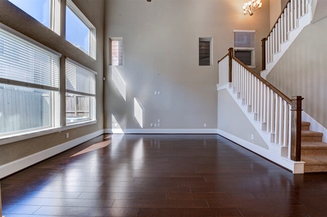 Building Photo - 8825 Ashbloom Ln