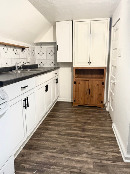 Building Photo - 1022 Huffman St