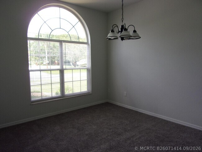 Building Photo - 1225 SW Milan Ln