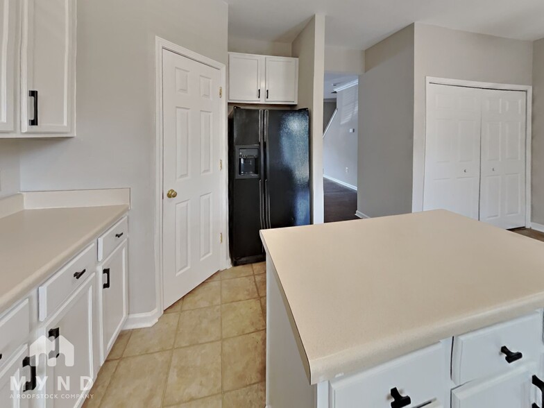 Building Photo - 10812 Galand Ct
