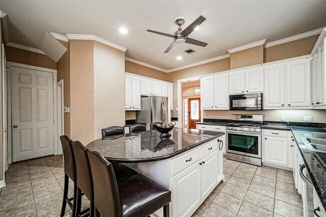 Building Photo - 926 Birdsall St