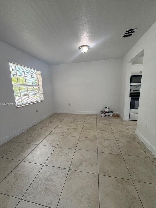 Building Photo - 16400 NW 41st Ave