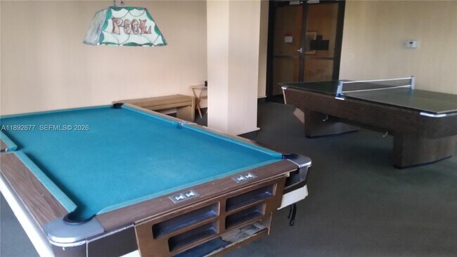 Building Photo - 500 Bayview Dr