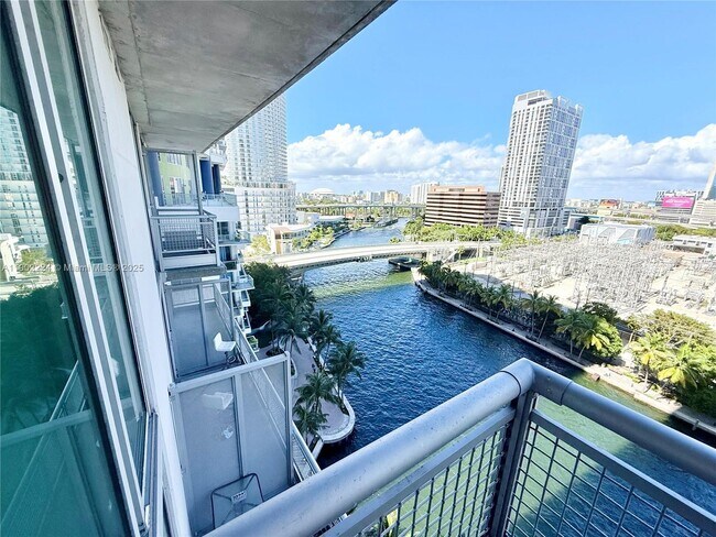 Building Photo - 690 SW 1st Ct