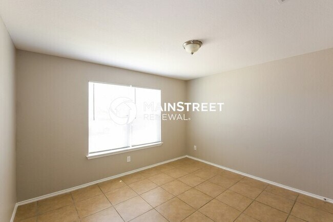 Building Photo - 3 Bedroom Pet-Friendly Home in San Antonio...