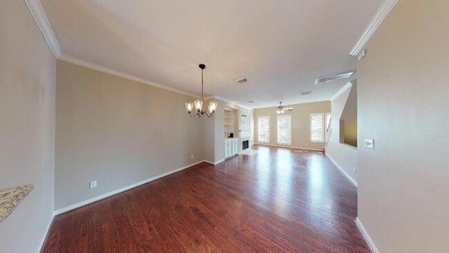 Building Photo - 2128 Gillette St