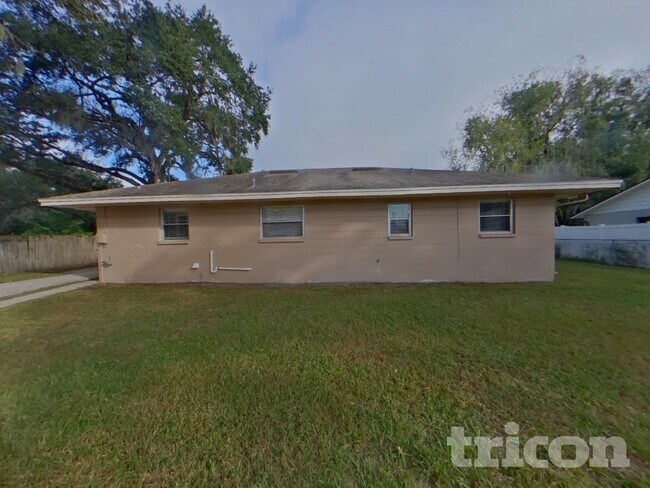 Building Photo - 10811 La Vista Loop