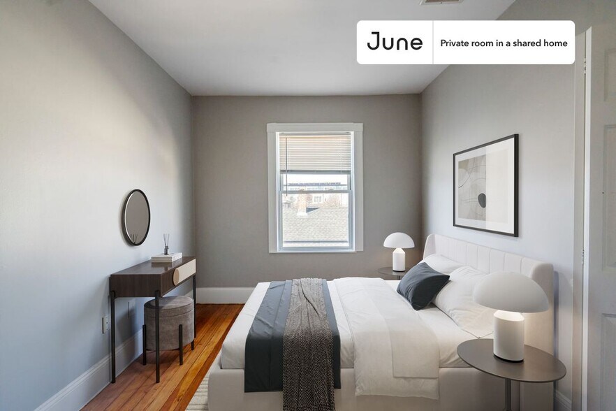Primary Photo - Private bedroom in 4 bed/1.5 bath Home