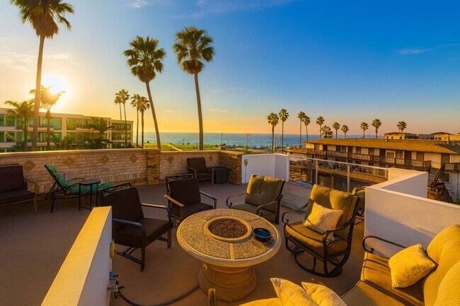 Building Photo - #110: WHITE HOUSE - UNOFFICIAL (JEFF GINSBURG ROOMMATES)