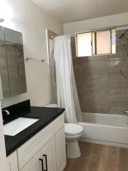 Building Photo - 5430 Corteen Pl