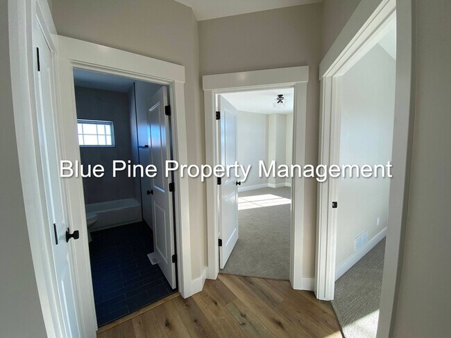 Building Photo - 1104 Cypress Loop