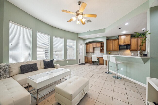 Building Photo - 2403 Clippers Square