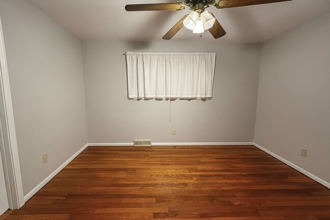 Building Photo - 2 Bedroom 2 Bath Home on Lake Delta For Rent!