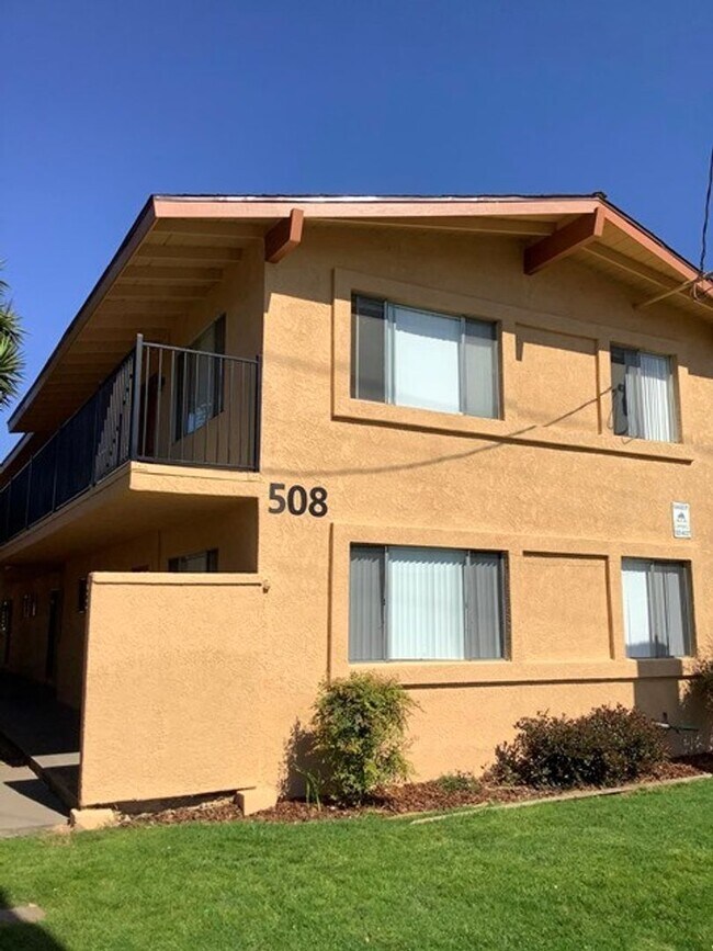 Primary Photo - Updated 2 Bedroom, 1 Bathroom Apartment - ...