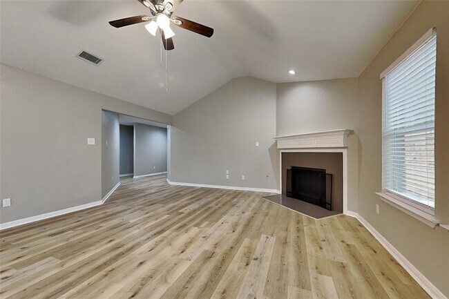 Building Photo - 22 Orchid Grove Pl