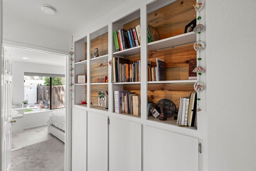 Building Photo - 874 Cherry Glen Cir