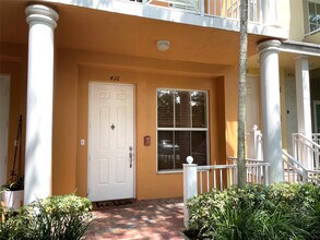 Building Photo - 416 SW 14th Ave