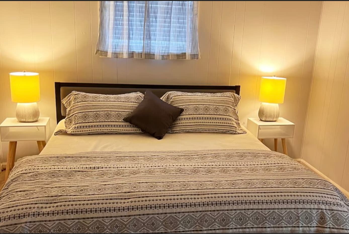 King Size bed in Master Bedroom - 122 Tucker Dr