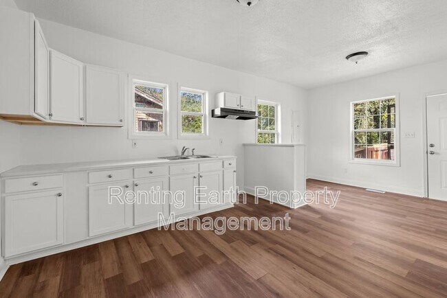 Building Photo - 2619 Avenue F