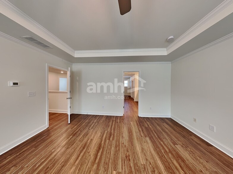 Building Photo - 542 Slew Dr