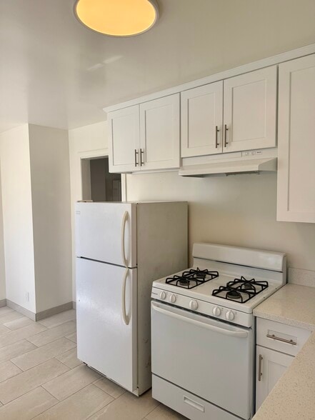 Kitchen - 414 Grand Blvd