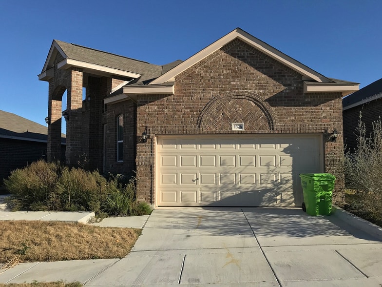 Building Photo - 1326 Crane Ct