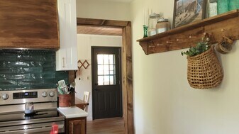 Building Photo - 615 Tank Hill Rd