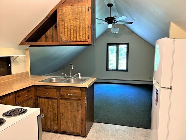 Building Photo - 120 Bond Rd