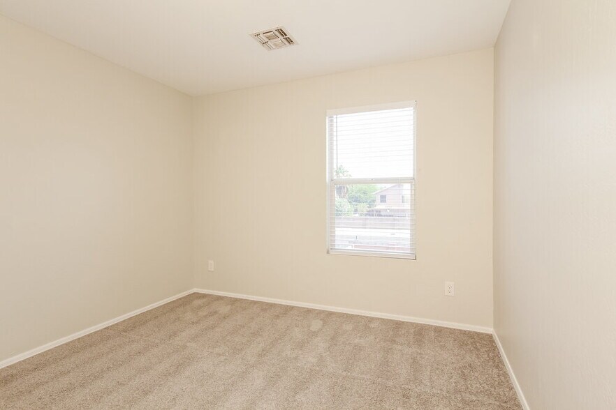 Building Photo - 3142 E Kristal Way