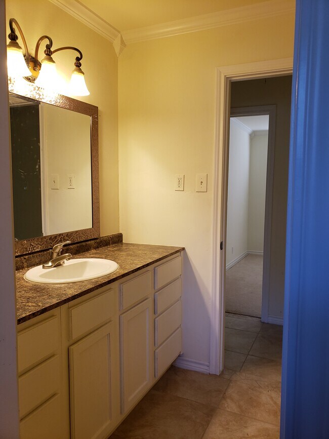 Bathroom - 2117 Rio Grande Plz