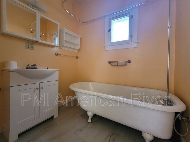 Building Photo - 1222 U St