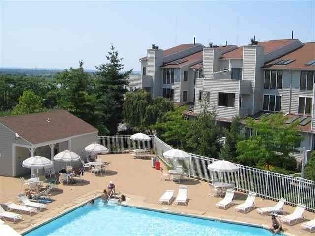 Building Photo - 700 Mainsail Ln