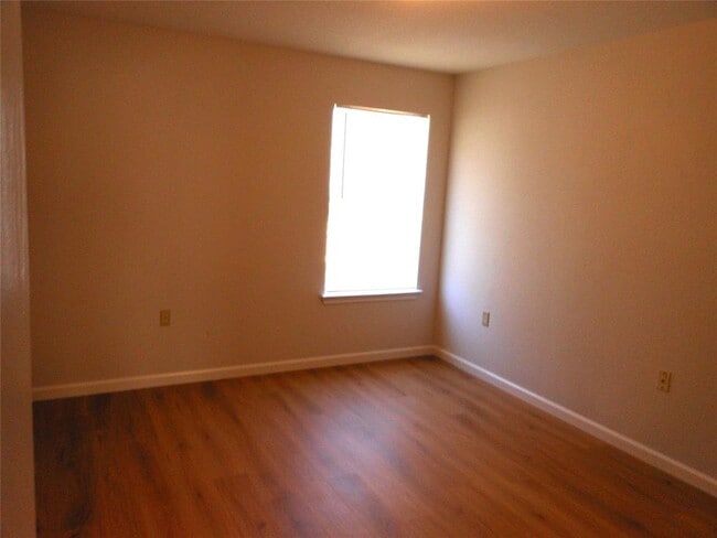 Building Photo - 7424 Elk Pass Dr