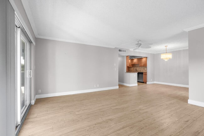Building Photo - 950 Ponce De Leon Rd