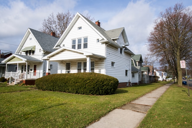 Building Photo - 902 Dryden Dr