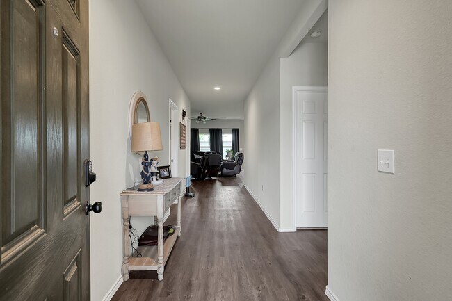 Building Photo - 15127 Willow Tree Ln