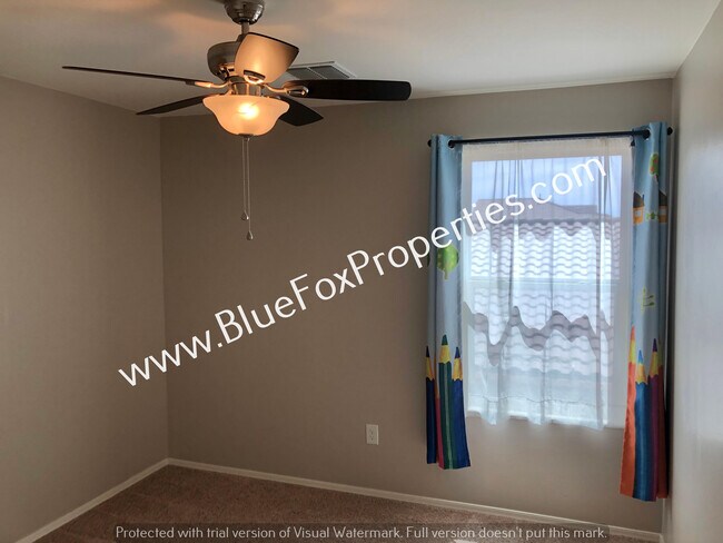 Building Photo - 9009 W Rolling Springs Dr