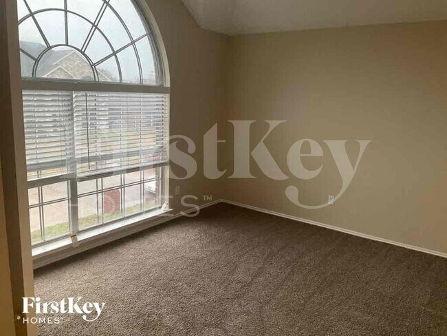 Building Photo - 2329 Bent Brook Dr