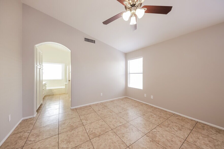 Building Photo - 3118 W Casitas Del Rio Dr