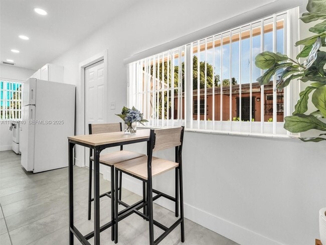 Building Photo - 5517 NW 1st Pl