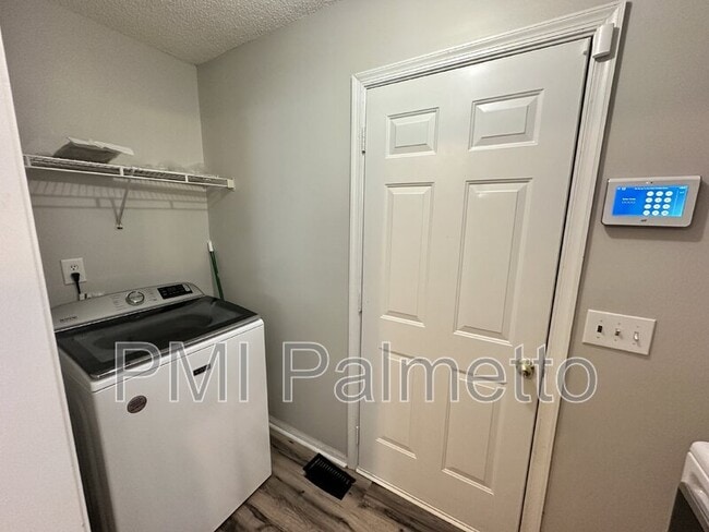 Building Photo - 117 Grimsby Ln