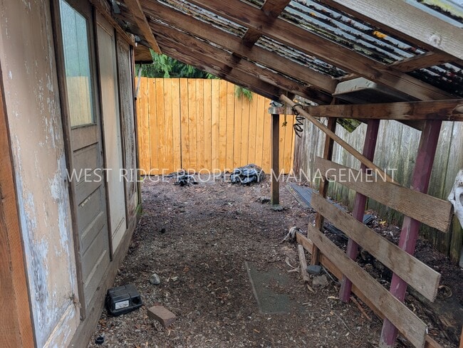 Building Photo - 5326 N Montana Ave