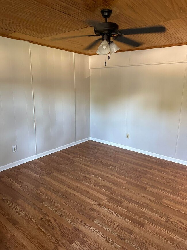 Building Photo - 1402 Rison Ave NE