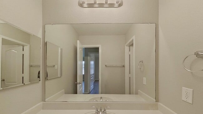 Building Photo - FOR RENT NOW